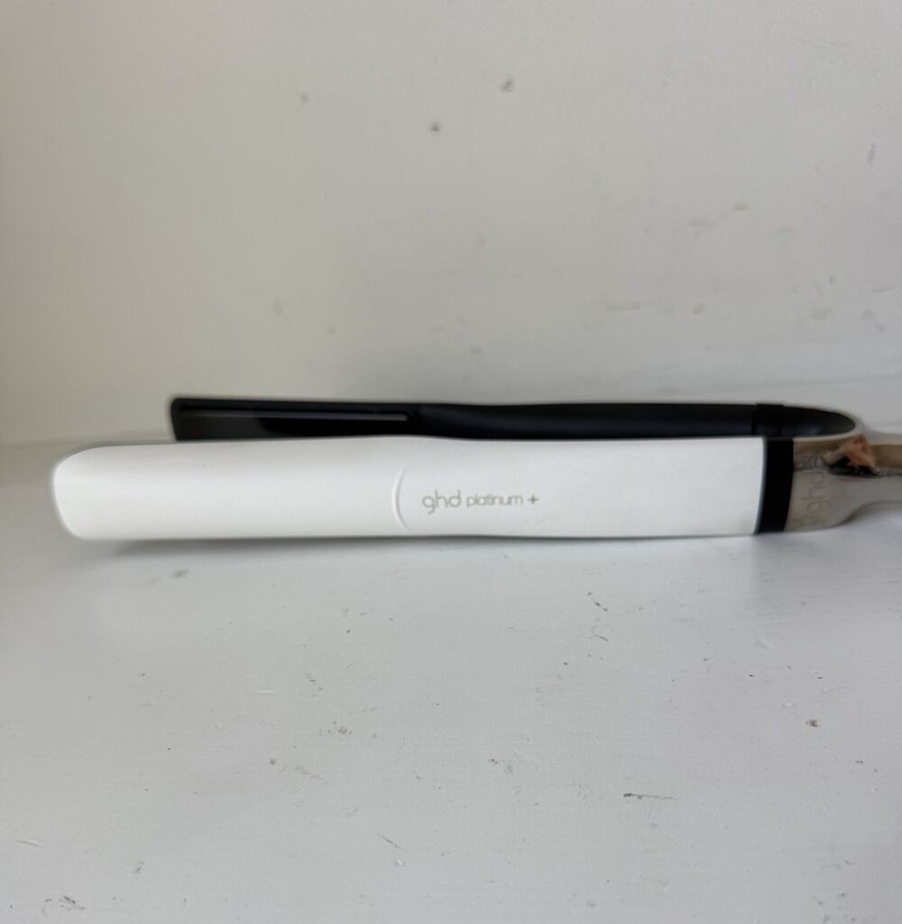 GHD Platinum+ Plus 1 inch Flat Iron Hair Straightener S8T262 - White Working